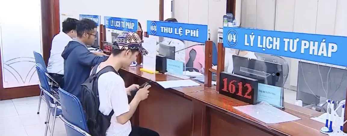 Bộ Tư pháp ban hành Thông tư quy định mã số, tiêu chuẩn chức danh nghề nghiệp Lý lịch tư pháp và Thông tư quy định về tiêu chuẩn, điều kiện xét thăng hạng chức danh nghề nghiệp Lý lịch tư pháp.